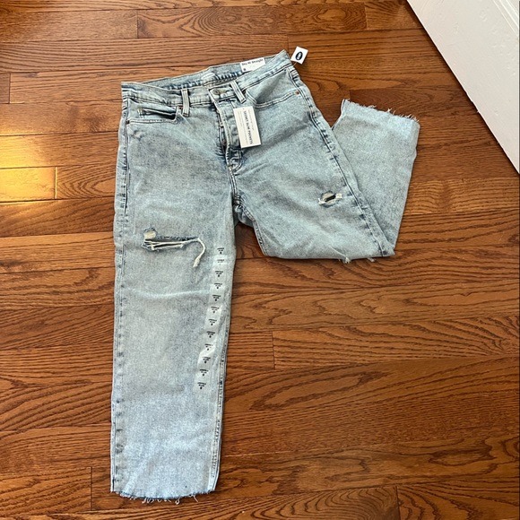 NWT - Old Navy Sky High Cut-Off Jeans - Picture 4 of 4